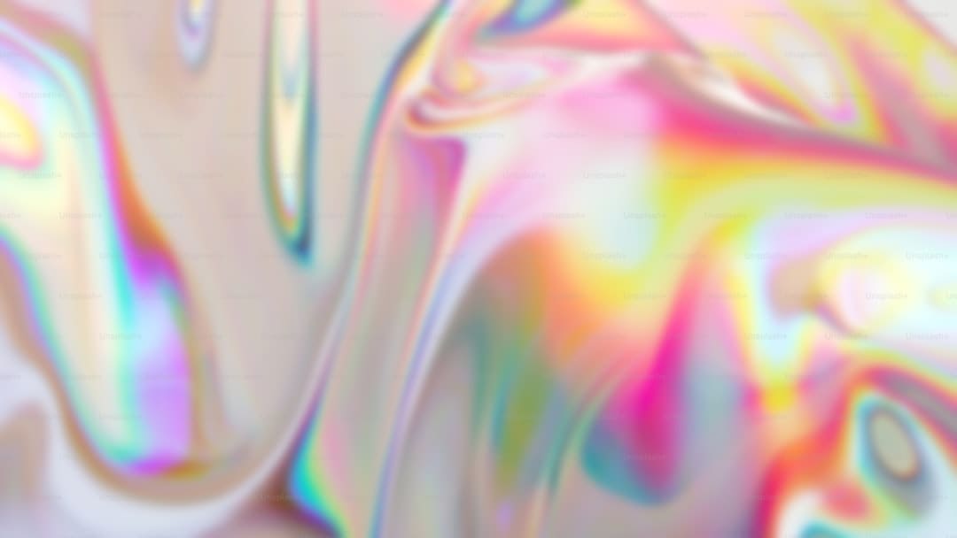 盯着拾荒老人不放，是怜悯？还是想遮羞？